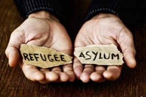 Как получить статус беженца и политическое убежище во Франции